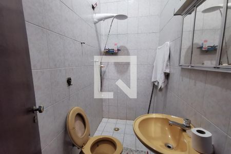 Casa à venda com 350m², 6 quartos e 4 vagas Casa à venda com 350m², 6 quartos e 4 vagasBanheiro 2