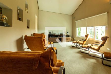 Sala de casa para alugar com 4 quartos, 1000m² em Jardim Indaia, Embu das Artes