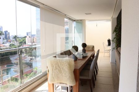 Varanda da sala  de apartamento à venda com 3 quartos, 140m² em Cambuí, Campinas