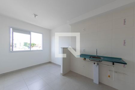 Sala / Cozinha de apartamento para alugar com 2 quartos, 33m² em Vila Ema, São Paulo