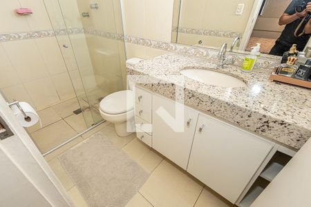 Banheiro da suíte de apartamento para alugar com 2 quartos, 72m² em Paquetá, Belo Horizonte