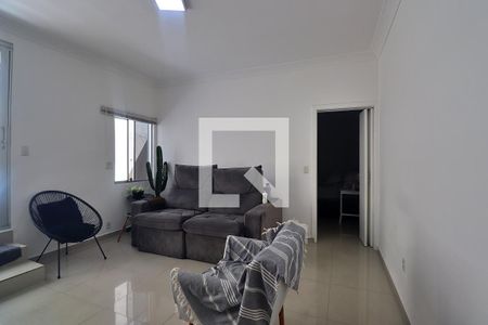 Casa à venda com 184m², 3 quartos e 4 vagasSala