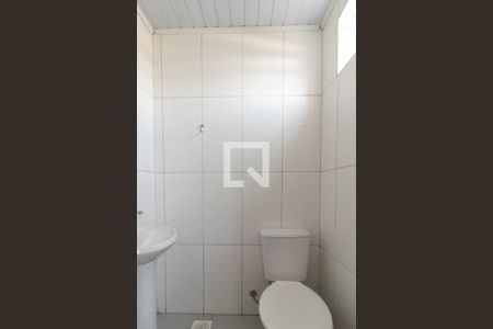Lavabo de casa de condomínio à venda com 1 quarto, 58m² em São José, Porto Alegre