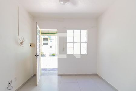 Sala de casa de condomínio à venda com 1 quarto, 58m² em São José, Porto Alegre