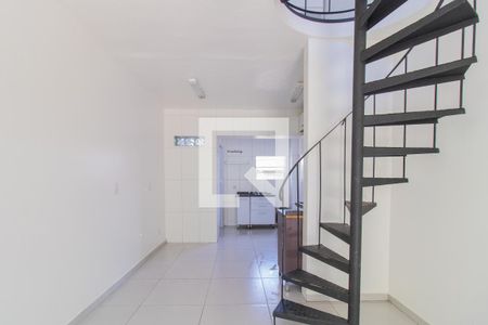 Sala de casa de condomínio à venda com 1 quarto, 58m² em São José, Porto Alegre