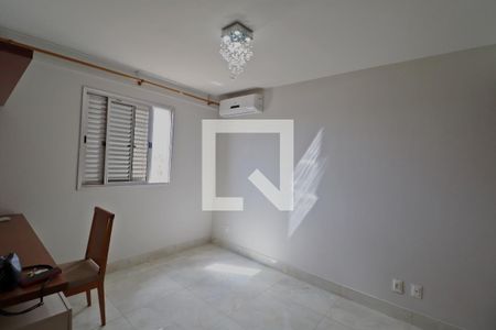 Suíte de apartamento para alugar com 3 quartos, 97m² em Vigilato Pereira, Uberlândia