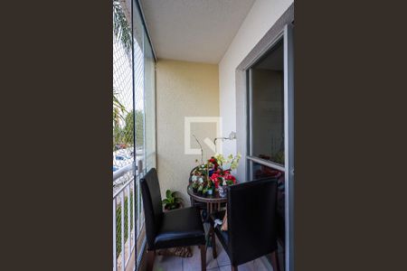 Sala - varanda  de apartamento para alugar com 3 quartos, 66m² em Jardim Caiapiá, Cotia