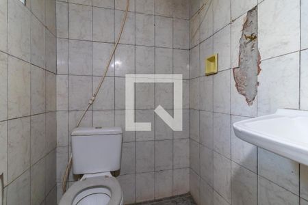 Banheiro de casa para alugar com 1 quarto, 45m² em Vila Taquari, São Paulo