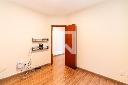 Quarto 1 de casa à venda com 3 quartos, 110m² em Heliópolis, Belo Horizonte