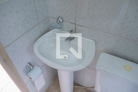 Banheiro de casa para alugar com 2 quartos, 40m² em Vila Roque, São Paulo