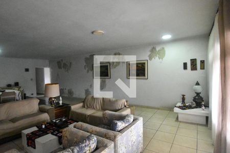 Sala de casa à venda com 3 quartos, 400m² em Chácara Mafalda, São Paulo