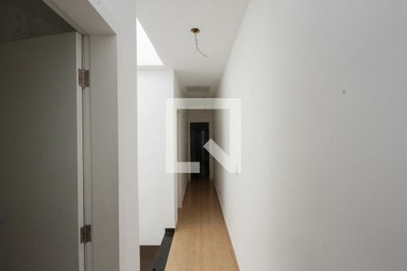 Corredor de casa à venda com 3 quartos, 100m² em Vila Tolstoi, São Paulo