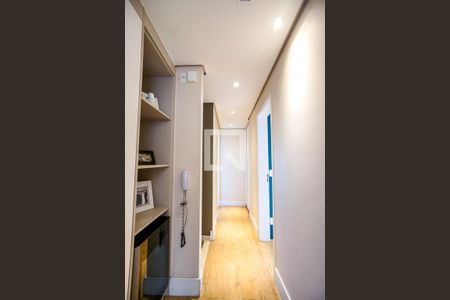 Apartamento para alugar com 280m², 3 quartos e 4 vagas Apartamento para alugar com 280m², 3 quartos e 4 vagasCorredor dos quartos