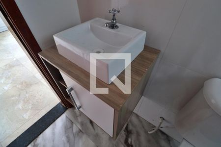 Banheiro do Quarto 1 - Suíte de apartamento para alugar com 2 quartos, 55m² em Parque Novo Oratório, Santo André