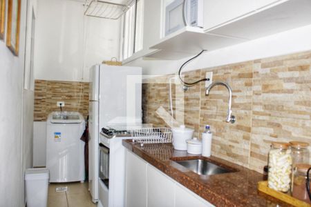 Cozinha de apartamento para alugar com 2 quartos, 53m² em Centro, Guarujá