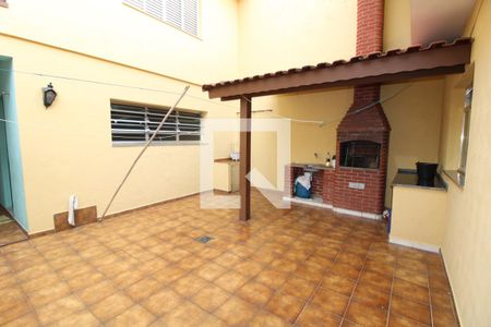 Quintal de casa para alugar com 2 quartos, 230m² em Vila Lúcia, São Paulo