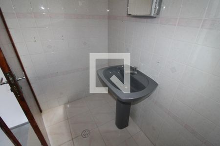 Banheiro de casa para alugar com 1 quarto, 24m² em Casa Verde Alta, São Paulo