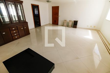 Casa à venda com 350m², 4 quartos e 7 vagasSala