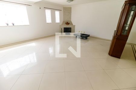 Casa à venda com 350m², 4 quartos e 7 vagasSala