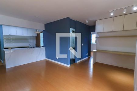 Sala de apartamento para alugar com 2 quartos, 70m² em Vila Suzana, São Paulo