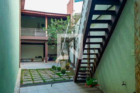 Quintal de casa à venda com 3 quartos, 160m² em Jardim Helena, São Paulo