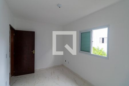 Quarto 2 de apartamento para alugar com 2 quartos, 49m² em Vila Miranda, Itaquaquecetuba