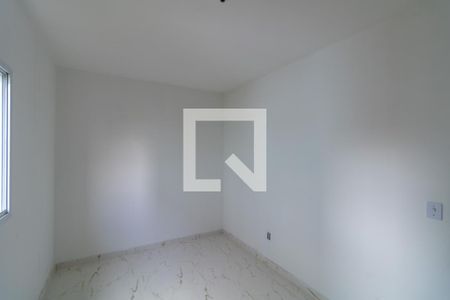 Quarto 2 de apartamento para alugar com 2 quartos, 49m² em Vila Miranda, Itaquaquecetuba