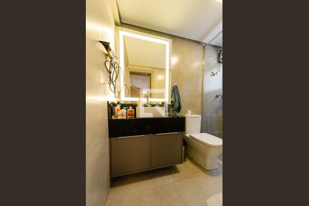 Casa de condomínio à venda com 297m², 3 quartos e 4 vagas Casa de condomínio à venda com 297m², 3 quartos e 4 vagasBanheiro suíte 1