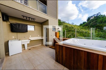 Casa de condomínio à venda com 297m², 3 quartos e 4 vagas Casa de condomínio à venda com 297m², 3 quartos e 4 vagasÁrea externa