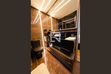 Casa de condomínio à venda com 297m², 3 quartos e 4 vagas Casa de condomínio à venda com 297m², 3 quartos e 4 vagasBanheiro suíte 2