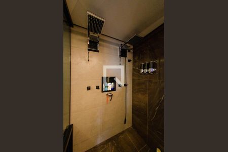 Casa de condomínio à venda com 297m², 3 quartos e 4 vagas Casa de condomínio à venda com 297m², 3 quartos e 4 vagasBanheiro suíte 2