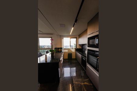 Casa de condomínio à venda com 297m², 3 quartos e 4 vagas Casa de condomínio à venda com 297m², 3 quartos e 4 vagasCozinha