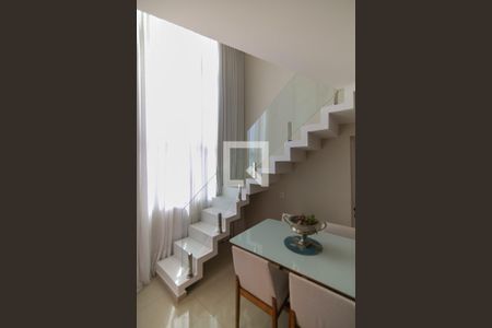 Escada de apartamento à venda com 1 quarto, 70m² em Paraíso do Morumbi, São Paulo