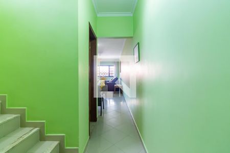 Corredor de casa à venda com 3 quartos, 204m² em Umuarama, Osasco