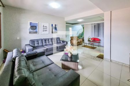 Sala de casa à venda com 3 quartos, 526m² em Glória, Belo Horizonte