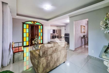 Sala de casa à venda com 3 quartos, 526m² em Glória, Belo Horizonte