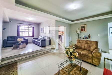 Sala de casa à venda com 3 quartos, 526m² em Glória, Belo Horizonte