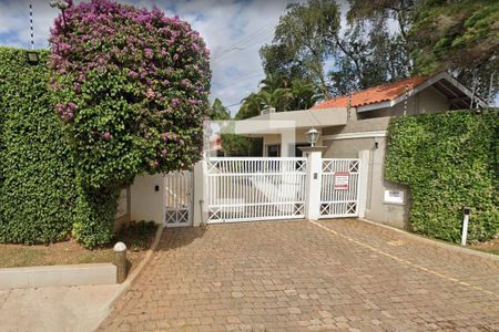 Casa de condomínio à venda com 202m², 3 quartos e 3 vagas Casa de condomínio à venda com 202m², 3 quartos e 3 vagasFachada e Portaria