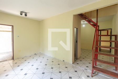 Sala de casa para alugar com 2 quartos, 70m² em Campo Grande, Rio de Janeiro