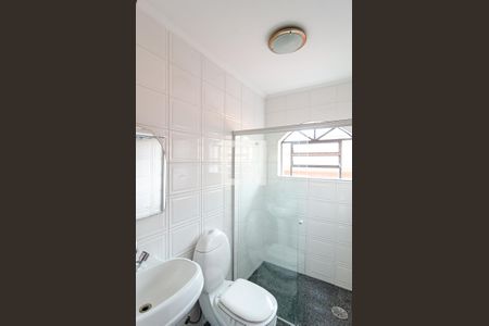 Casa para alugar com 302m², 4 quartos e 3 vagas Casa para alugar com 302m², 4 quartos e 3 vagasBanheiro da Suíte 2