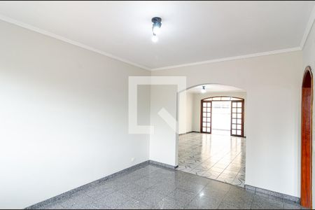 Casa para alugar com 302m², 4 quartos e 3 vagas Casa para alugar com 302m², 4 quartos e 3 vagasCopa