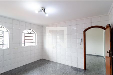 Casa para alugar com 302m², 4 quartos e 3 vagas Casa para alugar com 302m², 4 quartos e 3 vagasCozinha