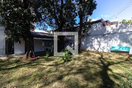 Casa à venda com 350m², 2 quartos e 1 vaga Casa à venda com 350m², 2 quartos e 1 vagaÁrea externa