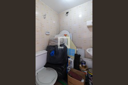 Casa à venda com 350m², 2 quartos e 1 vaga Casa à venda com 350m², 2 quartos e 1 vagaBanheiro de serviço