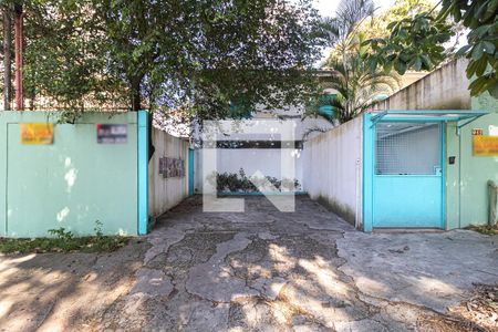 Casa à venda com 350m², 2 quartos e 1 vaga Casa à venda com 350m², 2 quartos e 1 vagaFachada