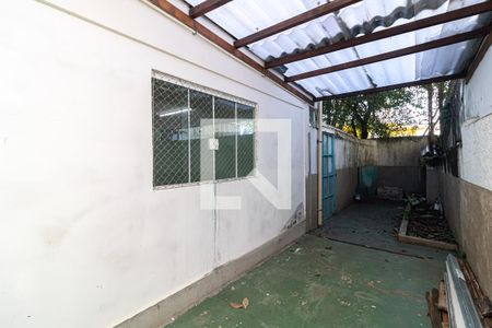 Casa à venda com 350m², 2 quartos e 1 vaga Casa à venda com 350m², 2 quartos e 1 vagaEntrada de Serviço