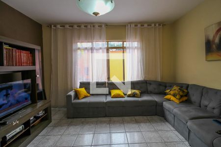 Casa à venda com 160m², 4 quartos e 4 vagasSala