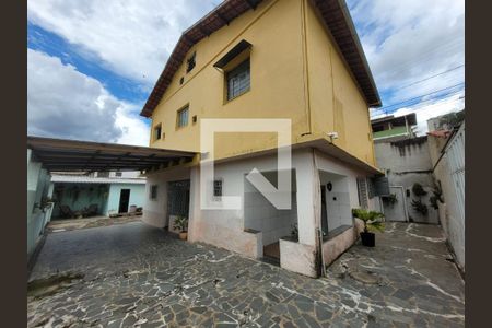 Casa para alugar com 4 quartos, 360m² em Ouro Preto, Belo Horizonte