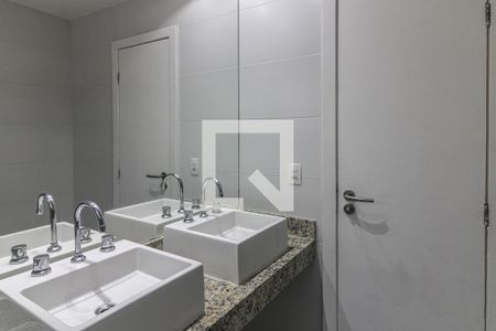Suíte 1 - Banheiro de casa de condomínio para alugar com 3 quartos, 250m² em Vargem Pequena, Rio de Janeiro