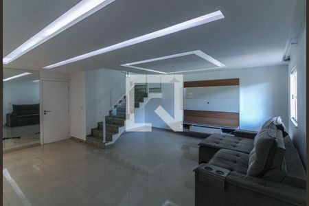 Sala de casa de condomínio para alugar com 3 quartos, 250m² em Vargem Pequena, Rio de Janeiro